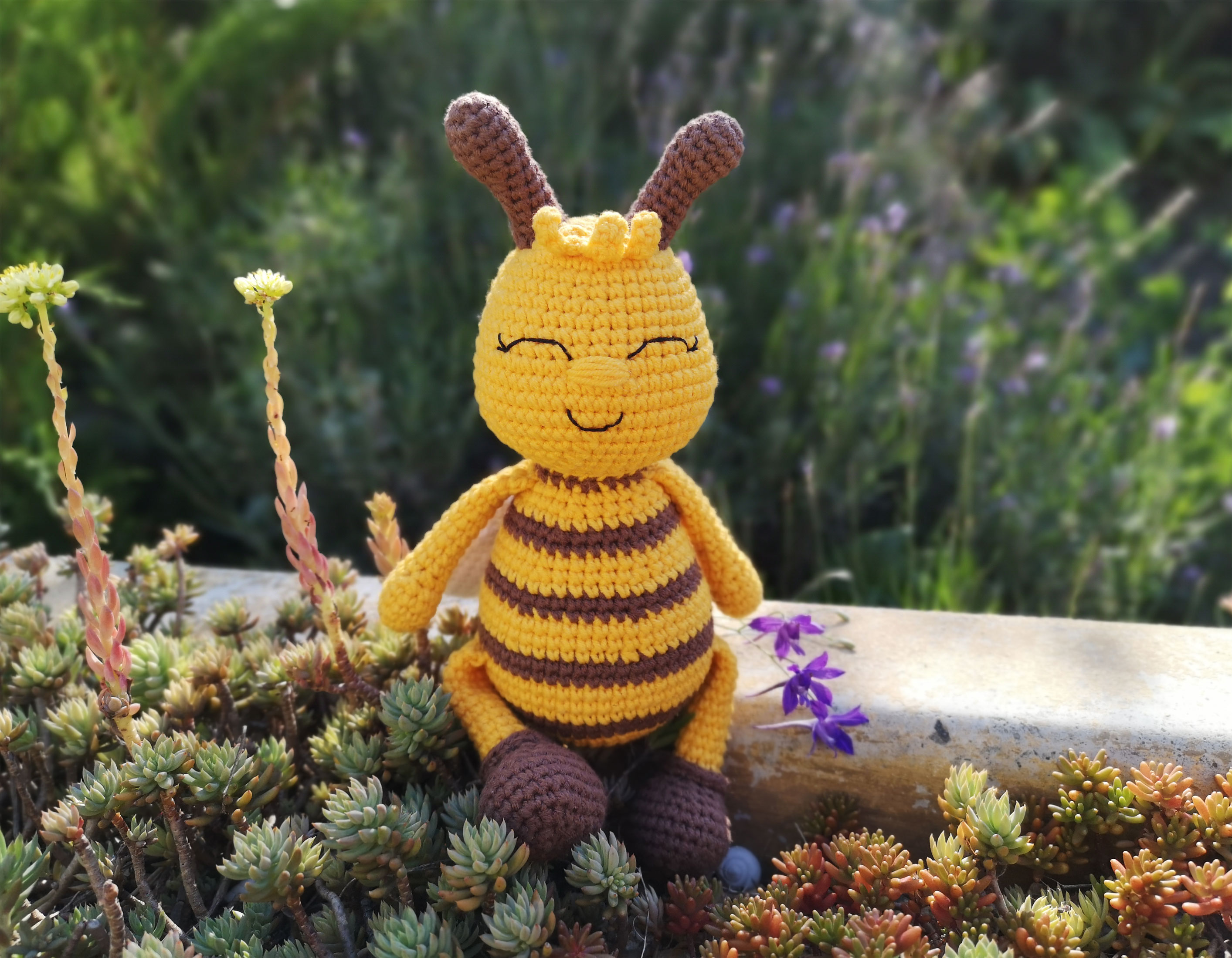 Amigurumi Bee Crochet Pattern, Beginner Friendly bumblebee tutorial